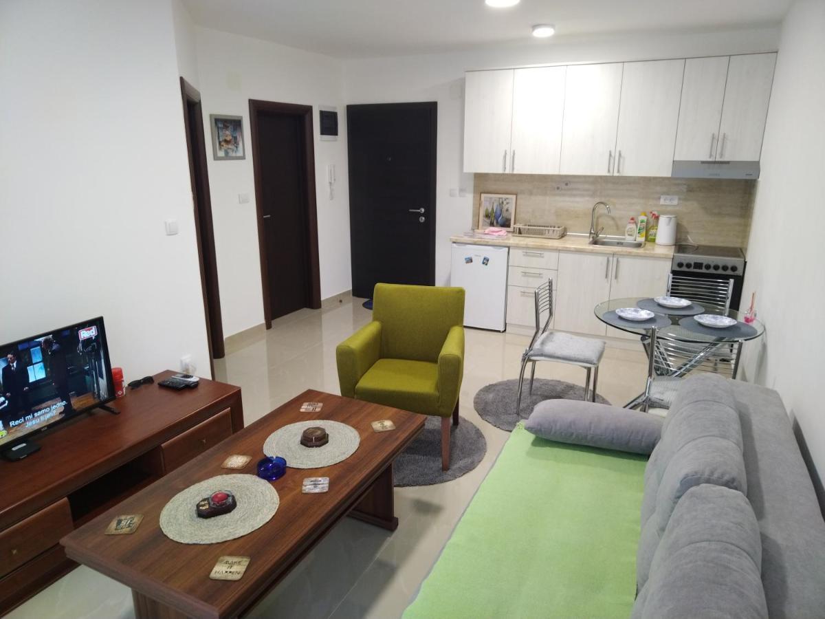 Apartman "N" Srebrno Jezero Ostrovo Esterno foto