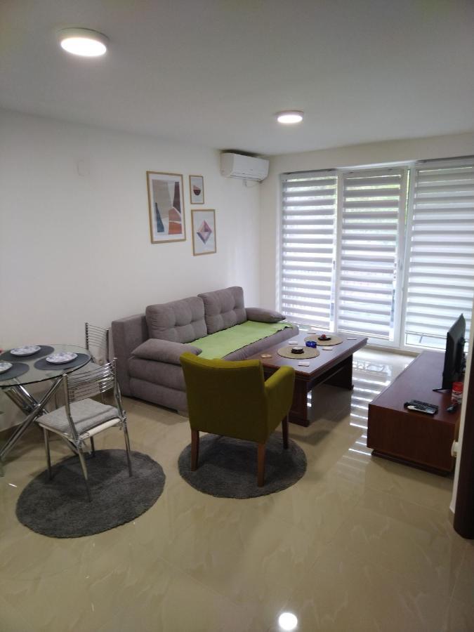 Apartman "N" Srebrno Jezero Ostrovo Esterno foto
